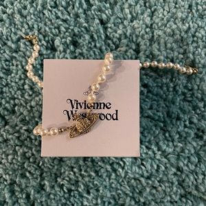vivienne westwood mini bas relief choker in gold - never worn
